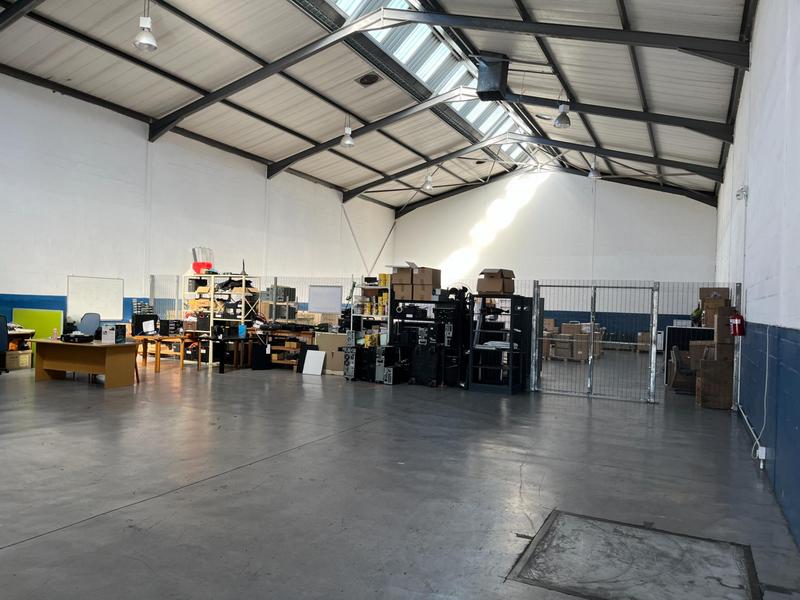 To Let Commercial Property for Rent in Montague Gardens Western Cape